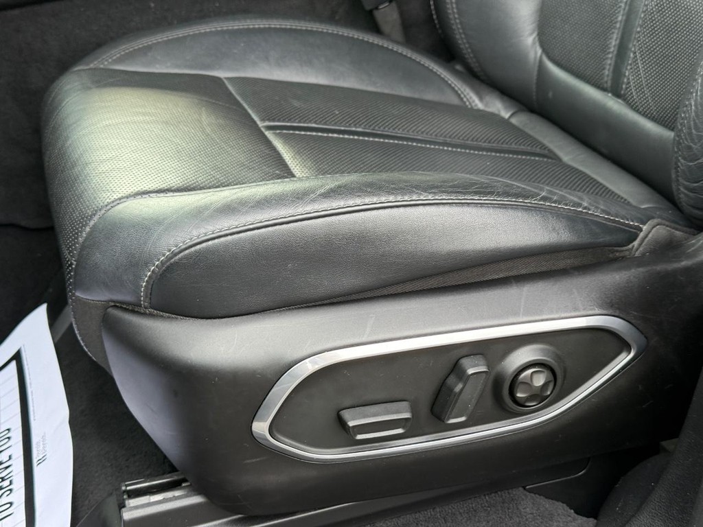 Jeep Wagoneer Vehicle Full-screen Gallery Image 29