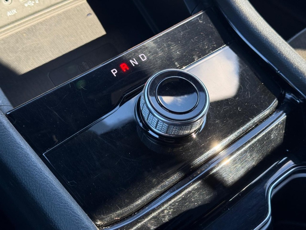 Jeep Grand Cherokee L Vehicle Full-screen Gallery Image 22