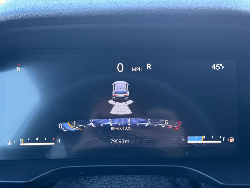 Jeep Grand Cherokee L Vehicle Full-screen Gallery Image 24