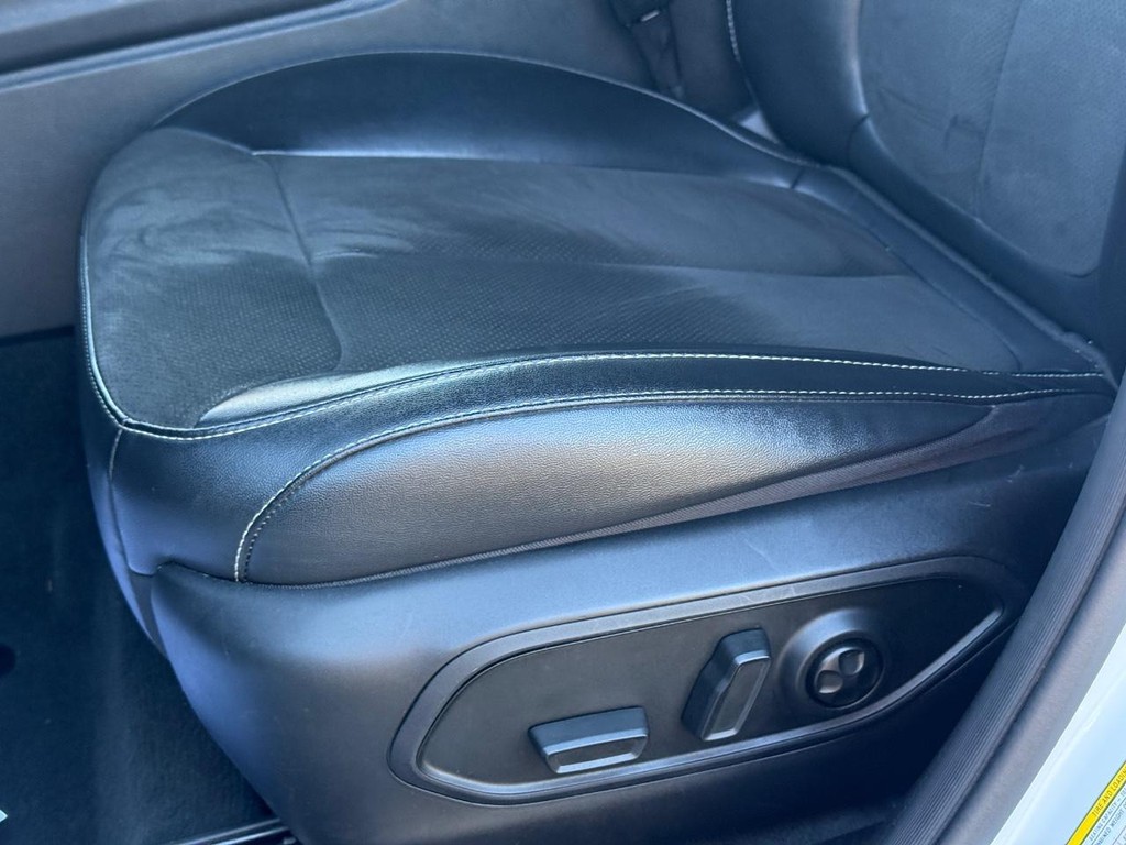 Jeep Grand Cherokee L Vehicle Full-screen Gallery Image 27