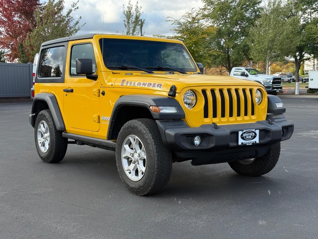 Jeep Wrangler Vehicle Full-screen Gallery Image 02