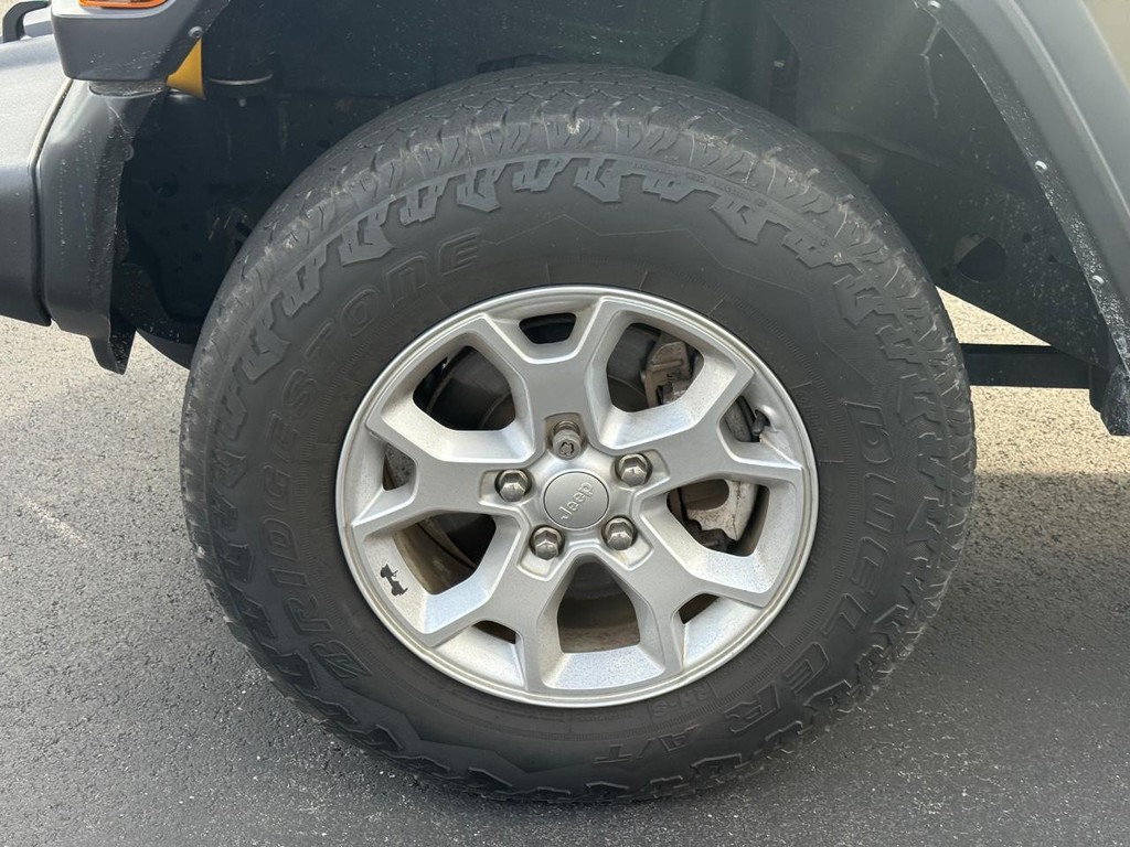 Jeep Wrangler Vehicle Full-screen Gallery Image 11