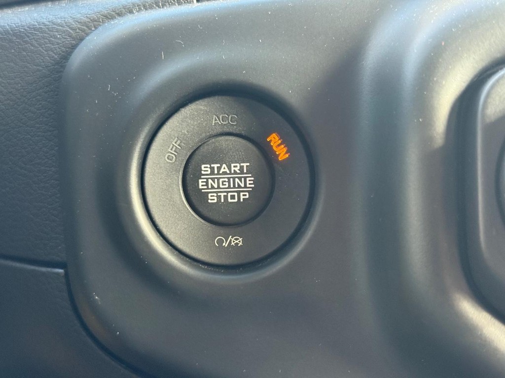 Jeep Wrangler Vehicle Full-screen Gallery Image 16