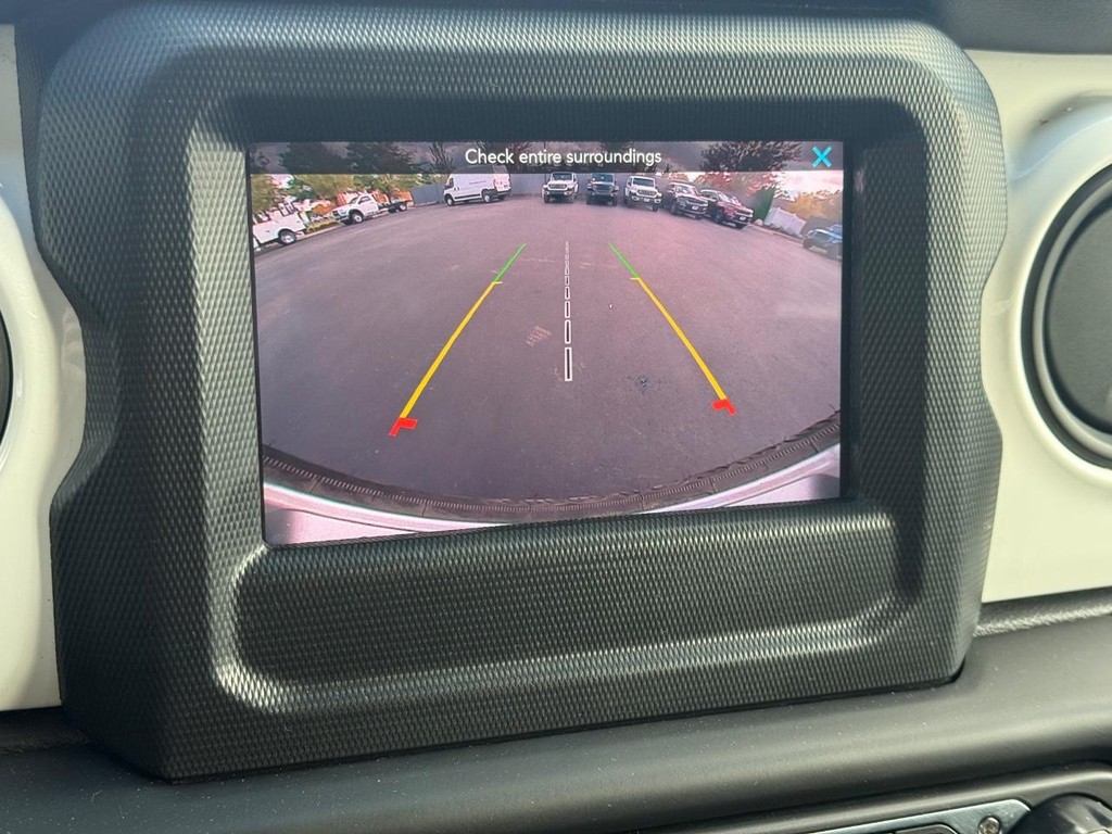 Jeep Wrangler Vehicle Full-screen Gallery Image 19