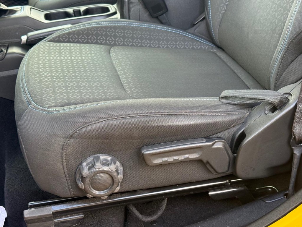 Jeep Wrangler Vehicle Full-screen Gallery Image 26