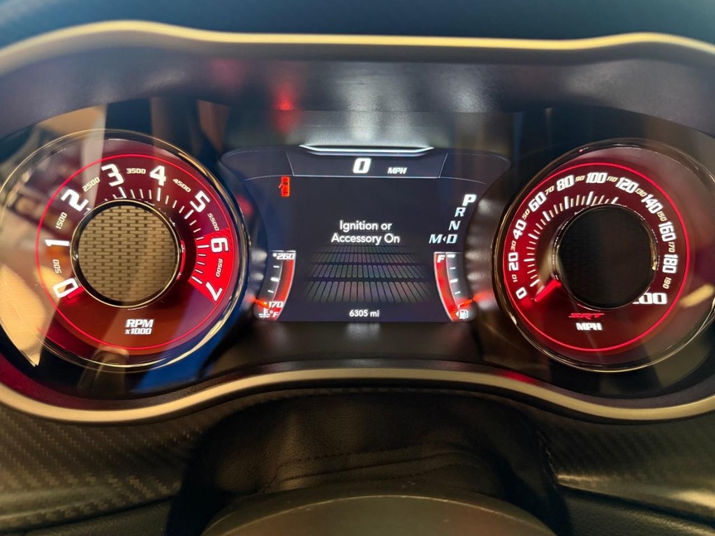 Dodge Challenger Vehicle Full-screen Gallery Image 11