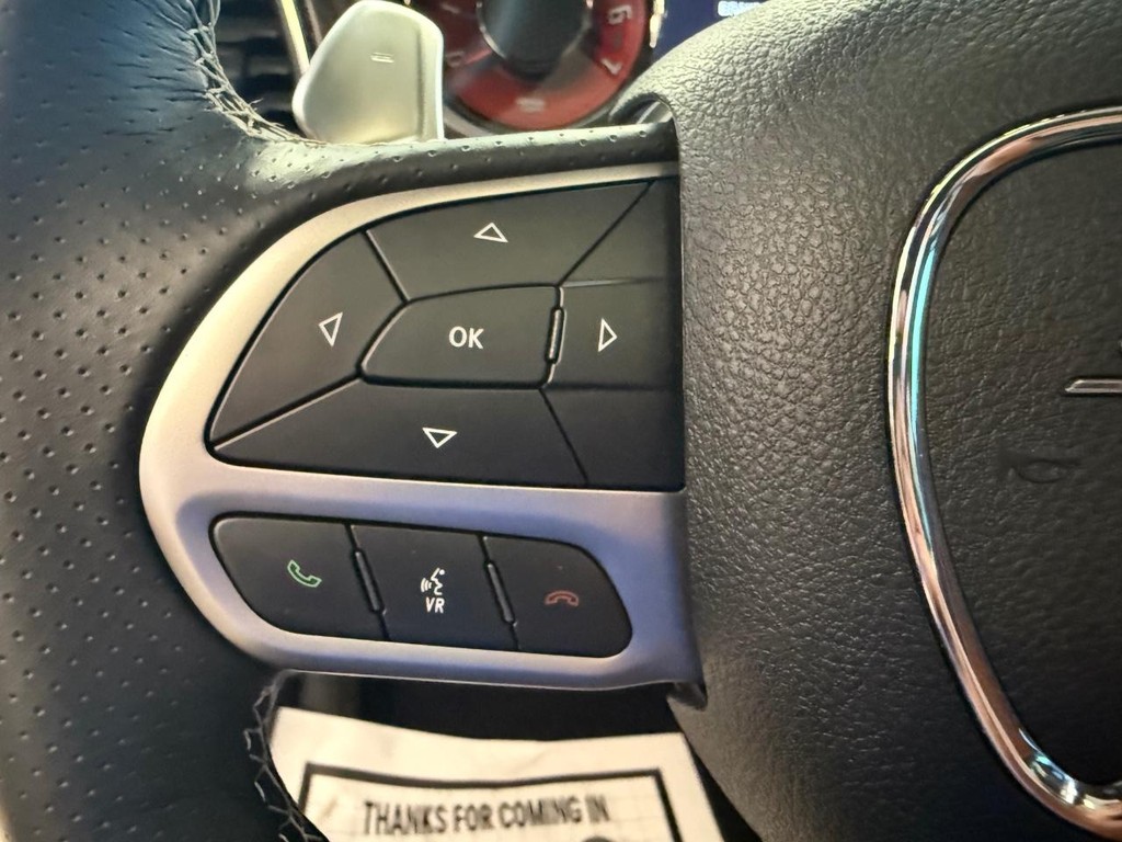 Dodge Challenger Vehicle Full-screen Gallery Image 13