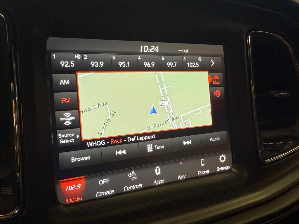 Dodge Challenger Vehicle Full-screen Gallery Image 16