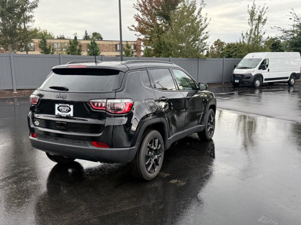 Jeep Compass Vehicle Full-screen Gallery Image 05