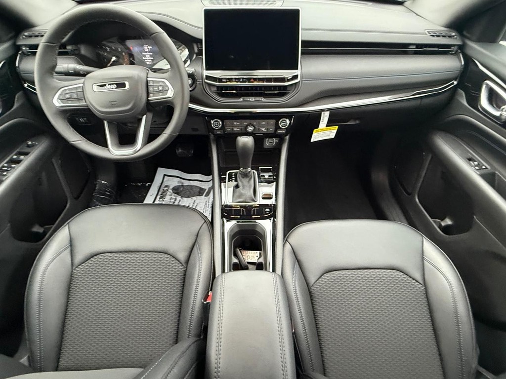 Jeep Compass Vehicle Full-screen Gallery Image 09