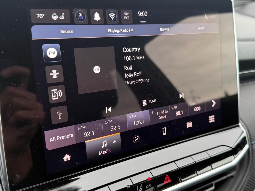 Jeep Compass Vehicle Full-screen Gallery Image 17