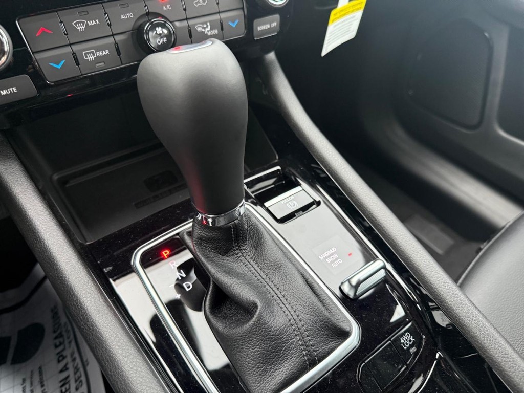 Jeep Compass Vehicle Full-screen Gallery Image 20