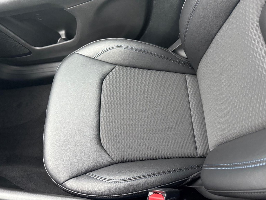 Jeep Compass Vehicle Full-screen Gallery Image 24