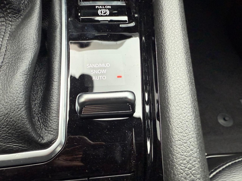 Jeep Compass Vehicle Full-screen Gallery Image 26