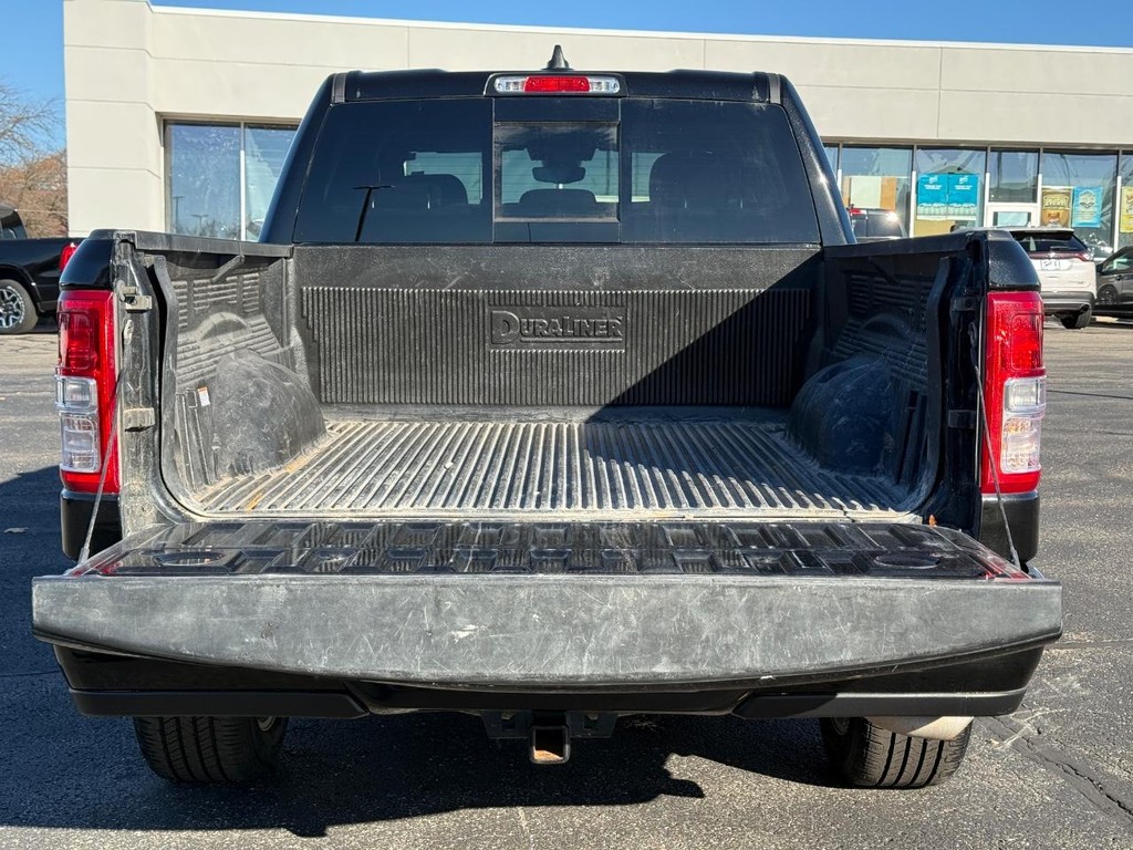 Ram 1500 Vehicle Full-screen Gallery Image 07