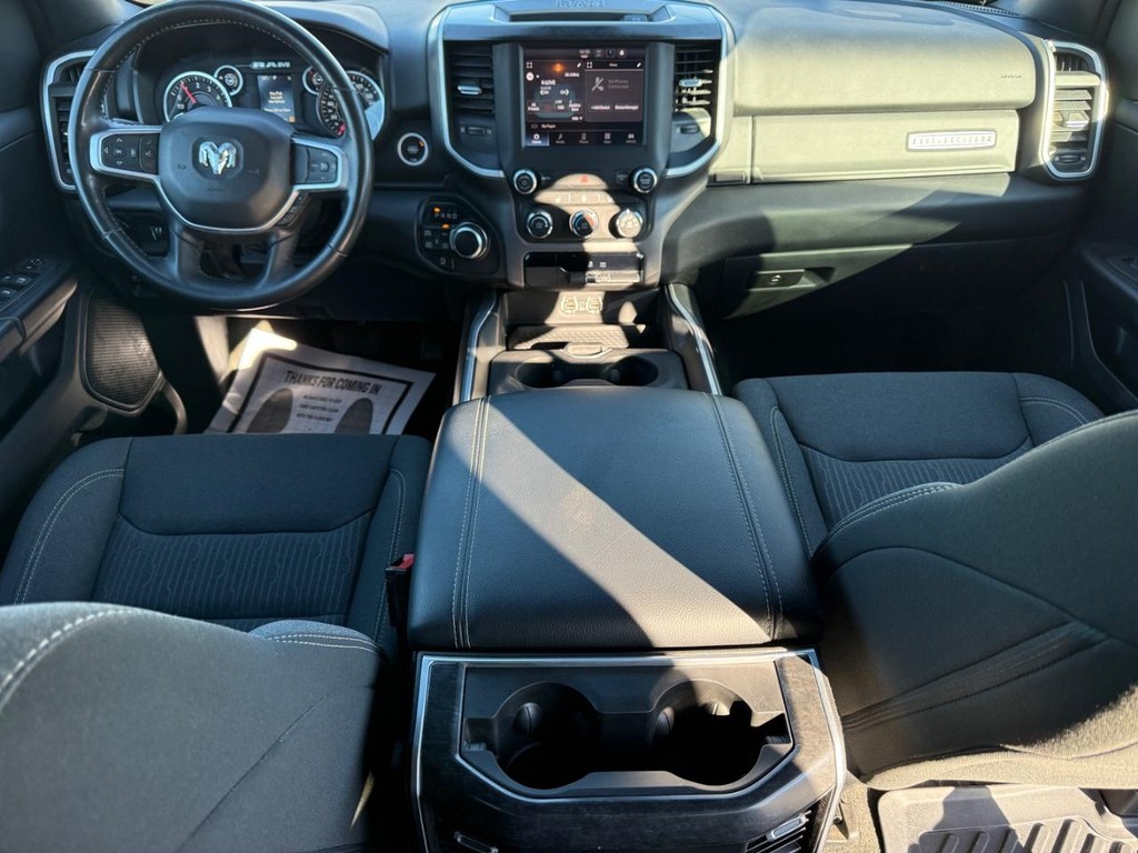 Ram 1500 Vehicle Full-screen Gallery Image 12