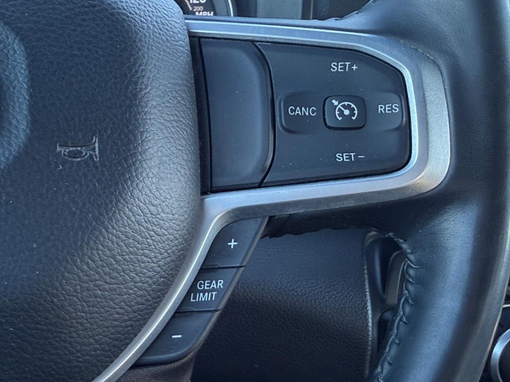 Ram 1500 Vehicle Full-screen Gallery Image 15