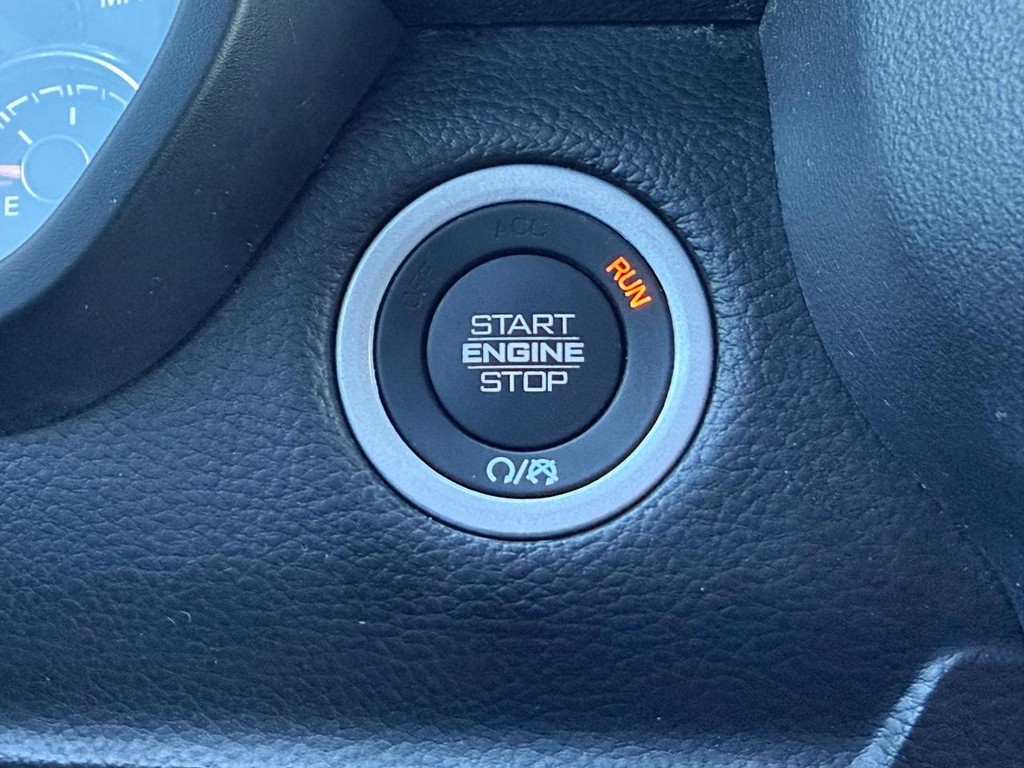 Ram 1500 Vehicle Full-screen Gallery Image 16