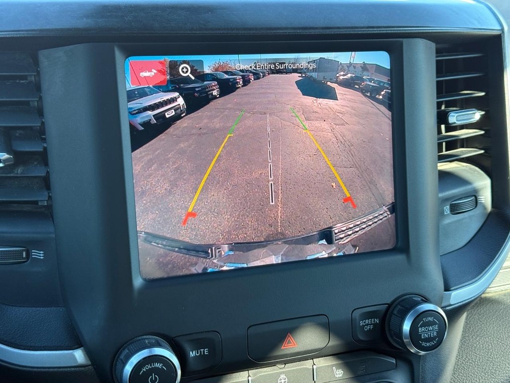 Ram 1500 Vehicle Full-screen Gallery Image 19