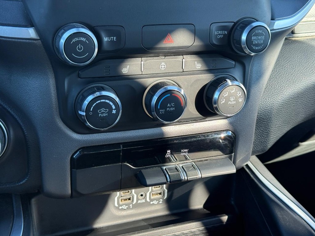 Ram 1500 Vehicle Full-screen Gallery Image 20