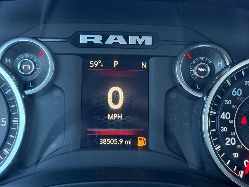 Ram 1500 Vehicle Full-screen Gallery Image 22