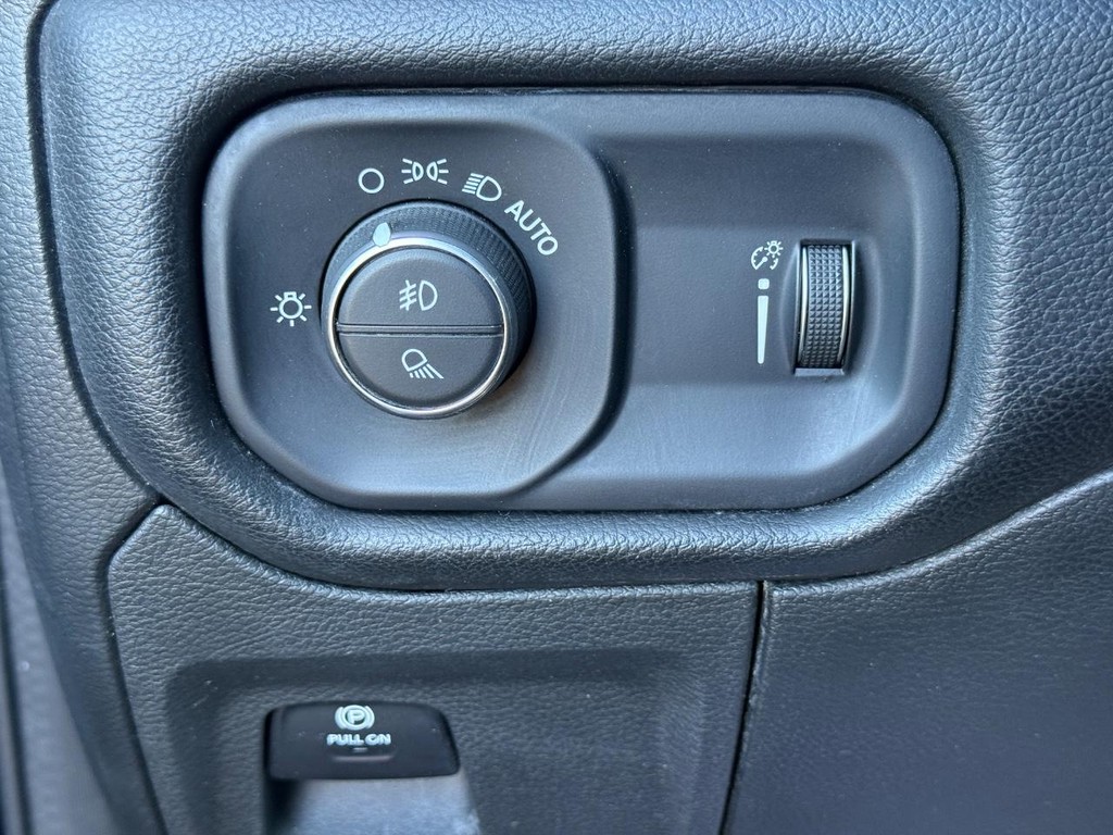 Ram 1500 Vehicle Full-screen Gallery Image 23