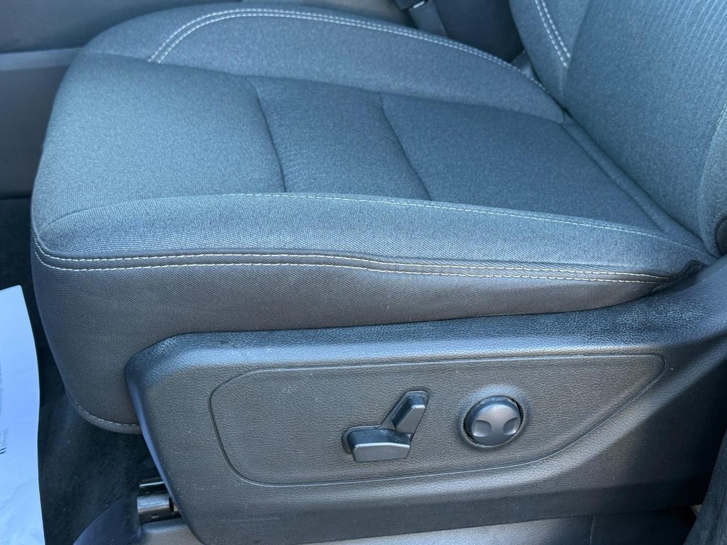 Ram 1500 Vehicle Full-screen Gallery Image 25