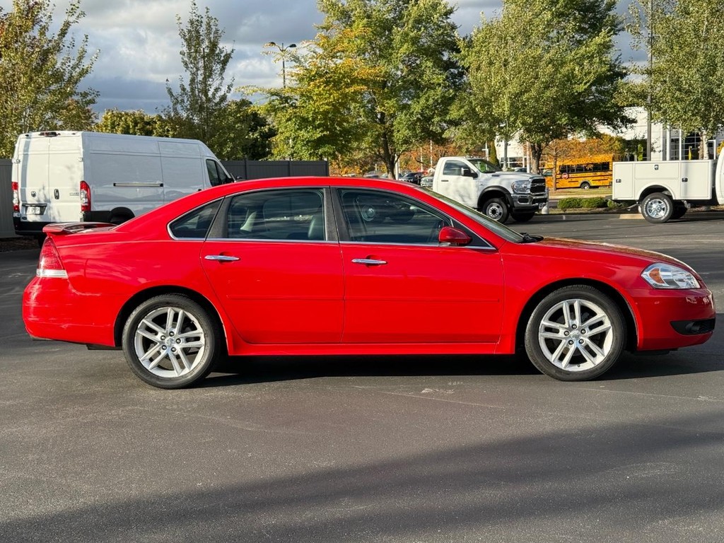 Chevrolet Impala Vehicle Full-screen Gallery Image 02