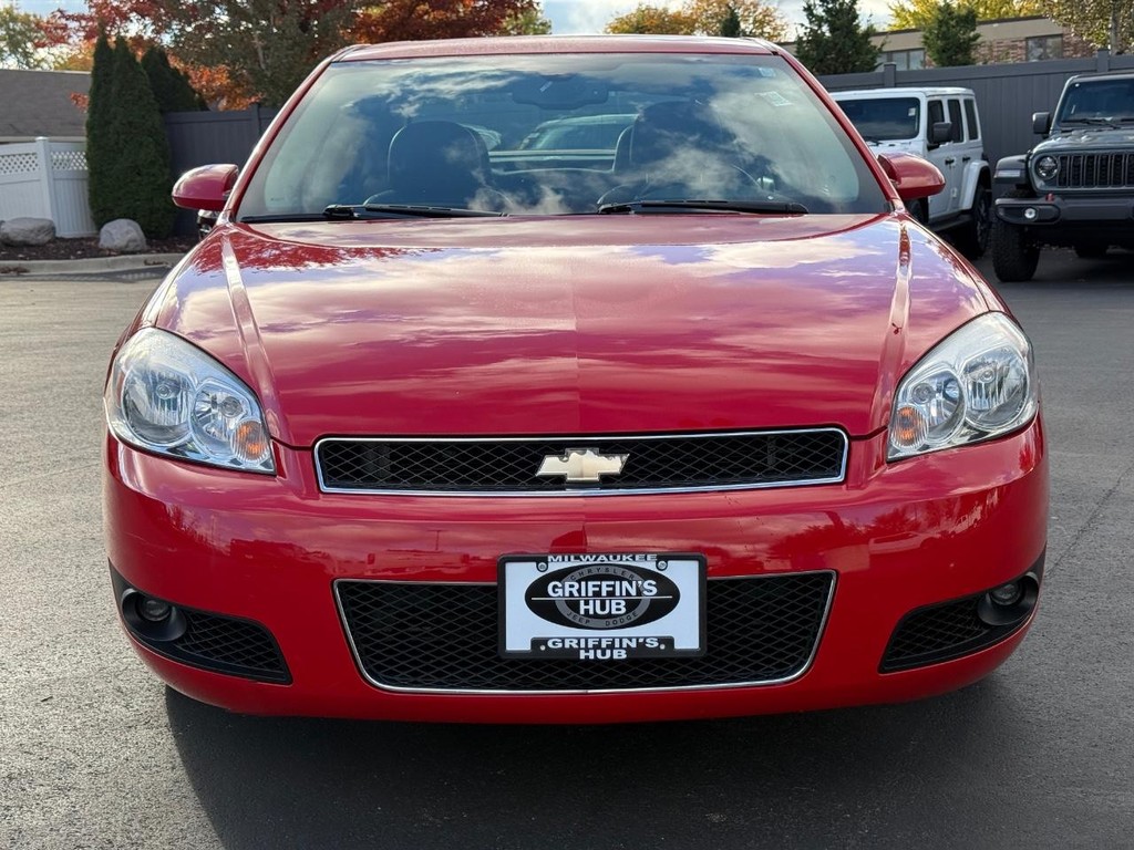 Chevrolet Impala Vehicle Full-screen Gallery Image 09