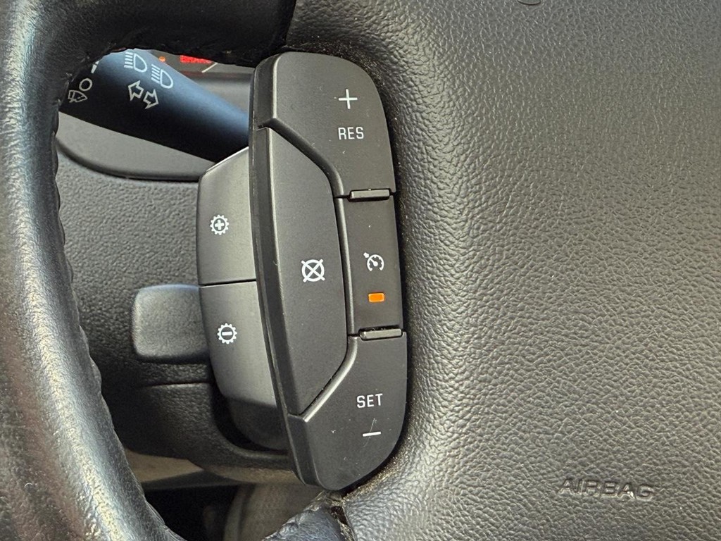 Chevrolet Impala Vehicle Full-screen Gallery Image 14