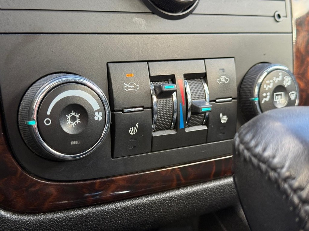 Chevrolet Impala Vehicle Full-screen Gallery Image 19