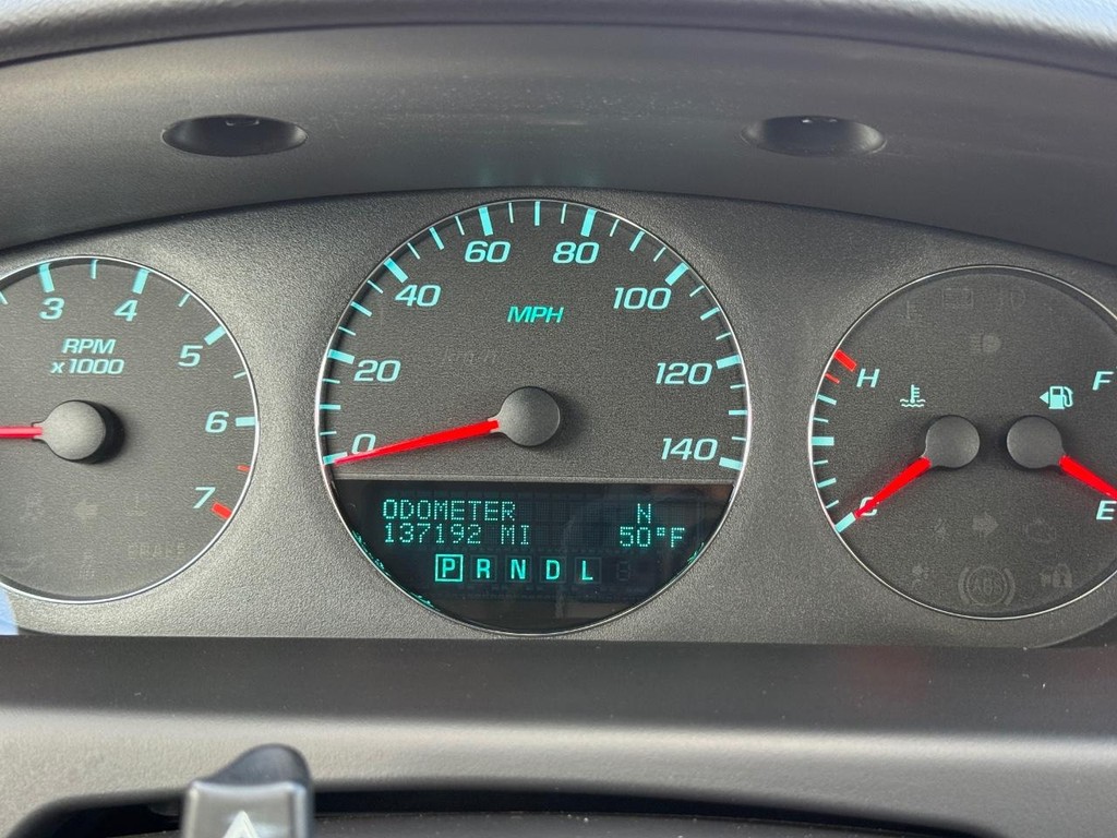 Chevrolet Impala Vehicle Full-screen Gallery Image 20