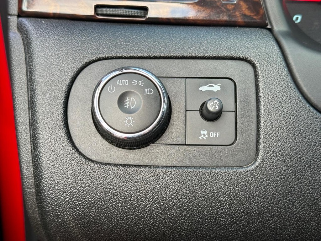 Chevrolet Impala Vehicle Full-screen Gallery Image 21