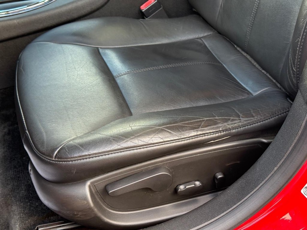 Chevrolet Impala Vehicle Full-screen Gallery Image 23