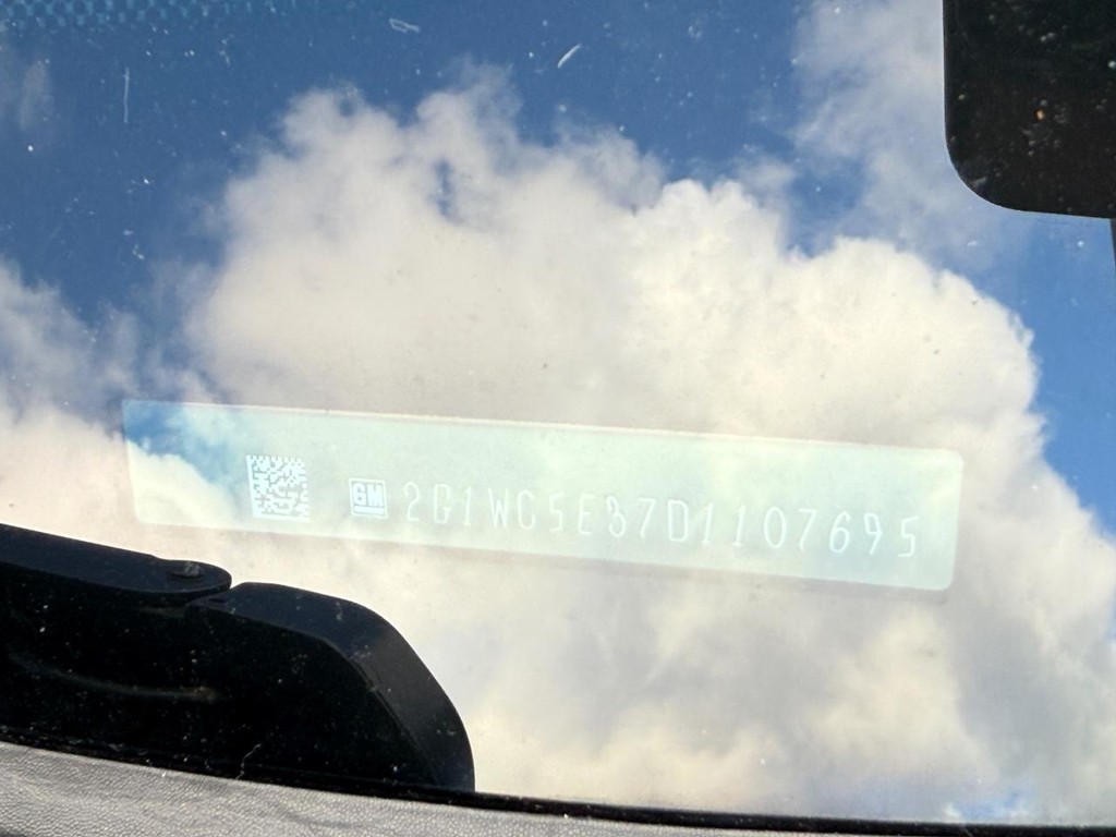 Chevrolet Impala Vehicle Full-screen Gallery Image 24