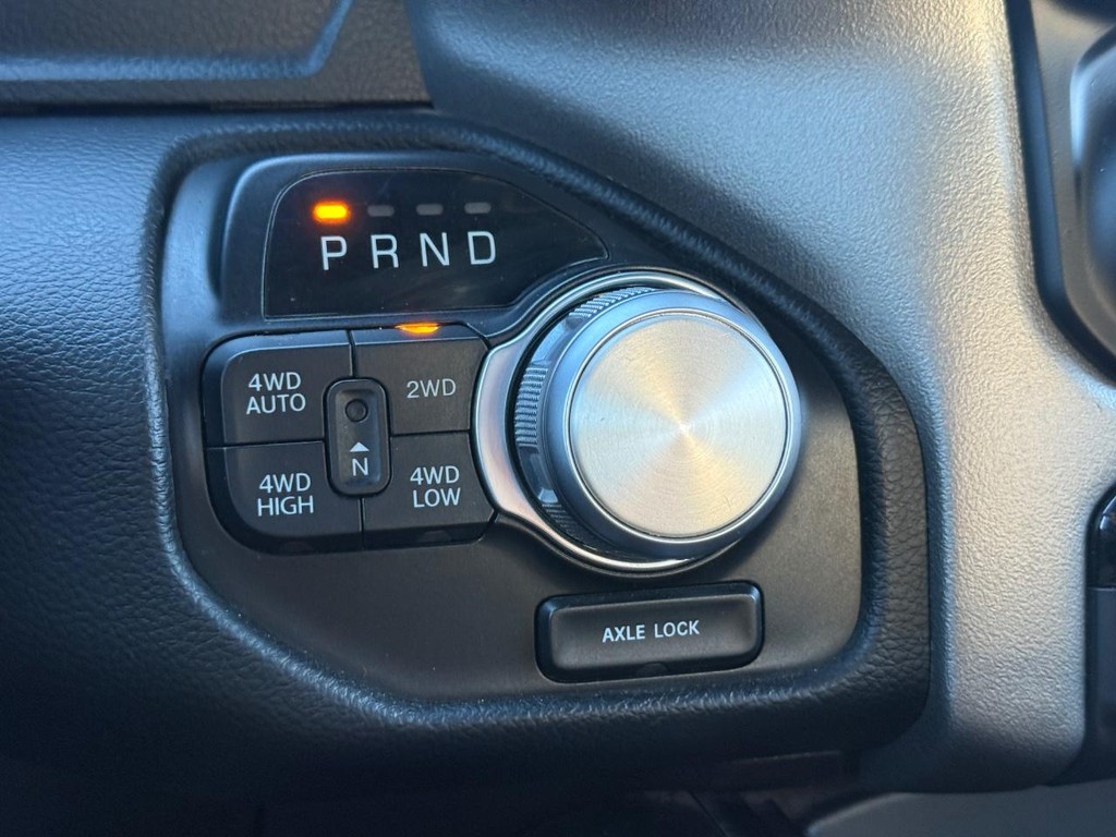 Ram 1500 Vehicle Full-screen Gallery Image 17