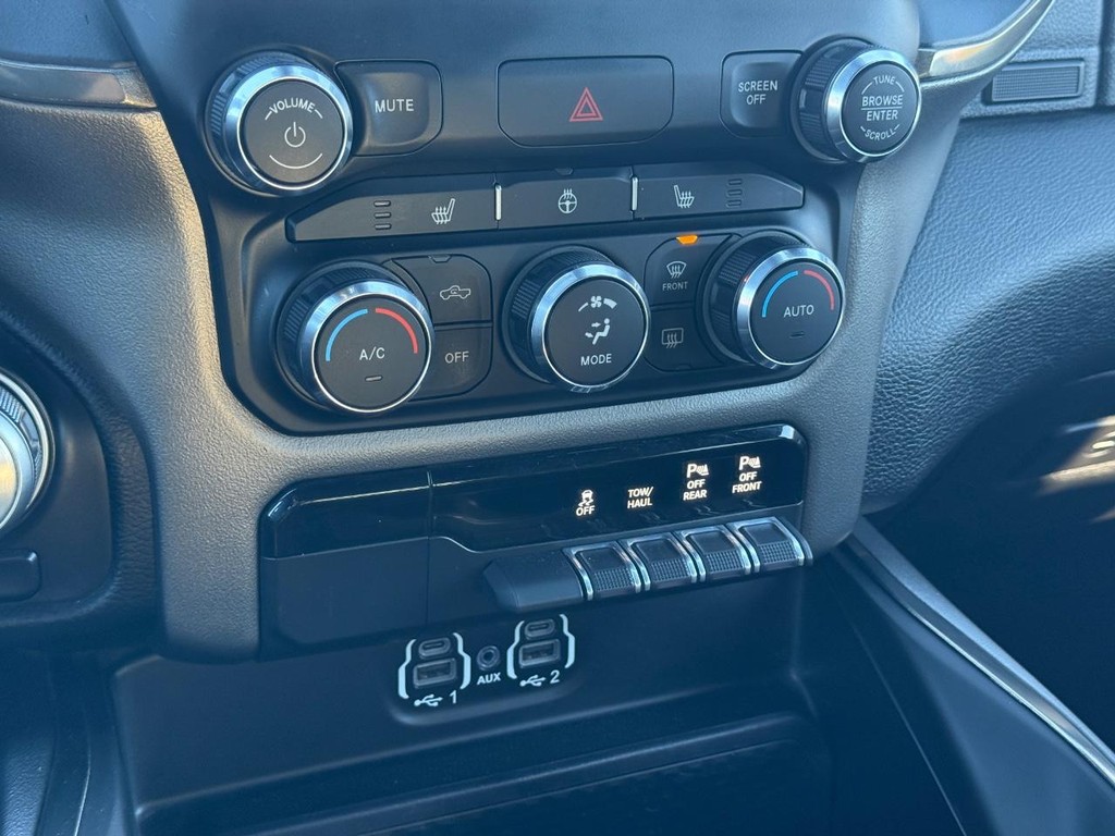 Ram 1500 Vehicle Full-screen Gallery Image 20