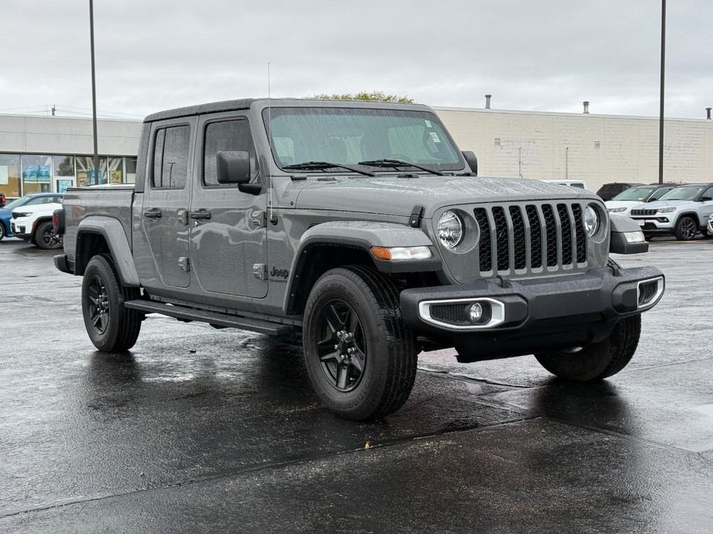 Jeep Gladiator Vehicle Full-screen Gallery Image 02