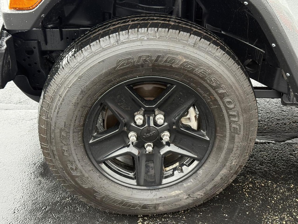 Jeep Gladiator Vehicle Full-screen Gallery Image 08