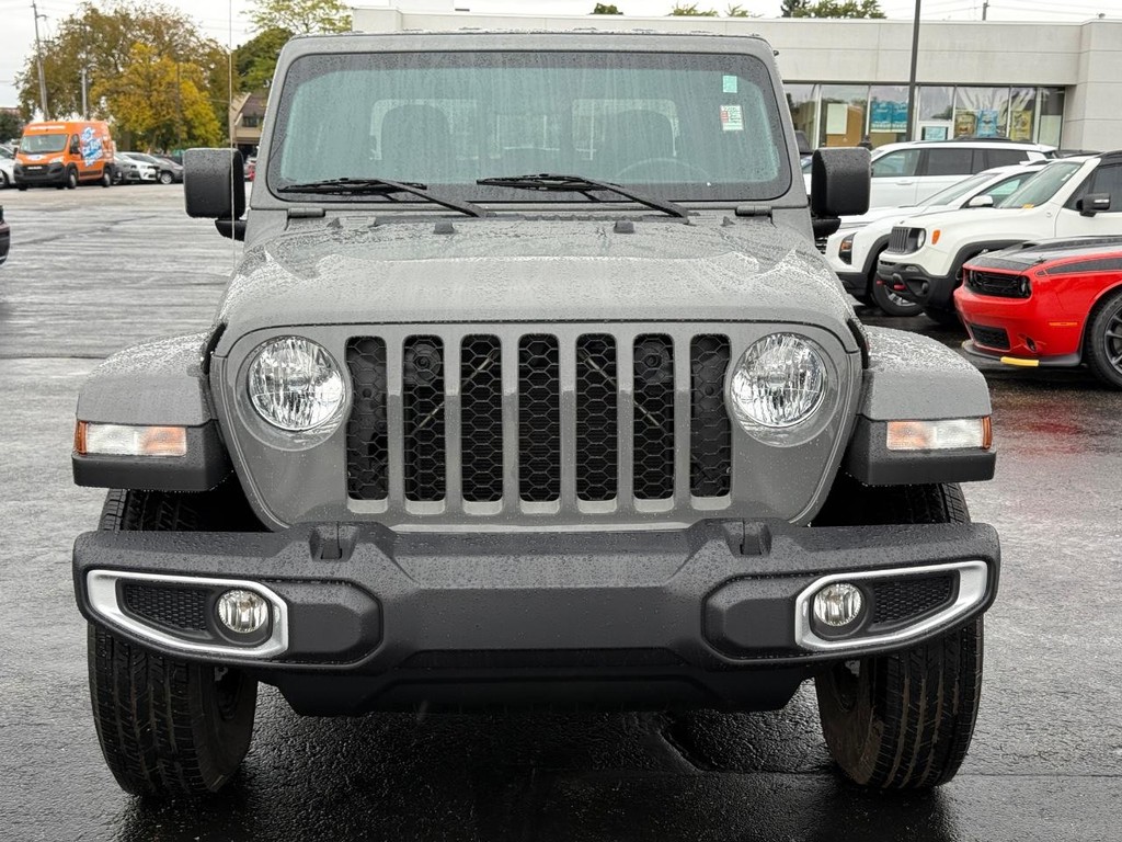 Jeep Gladiator Vehicle Full-screen Gallery Image 10