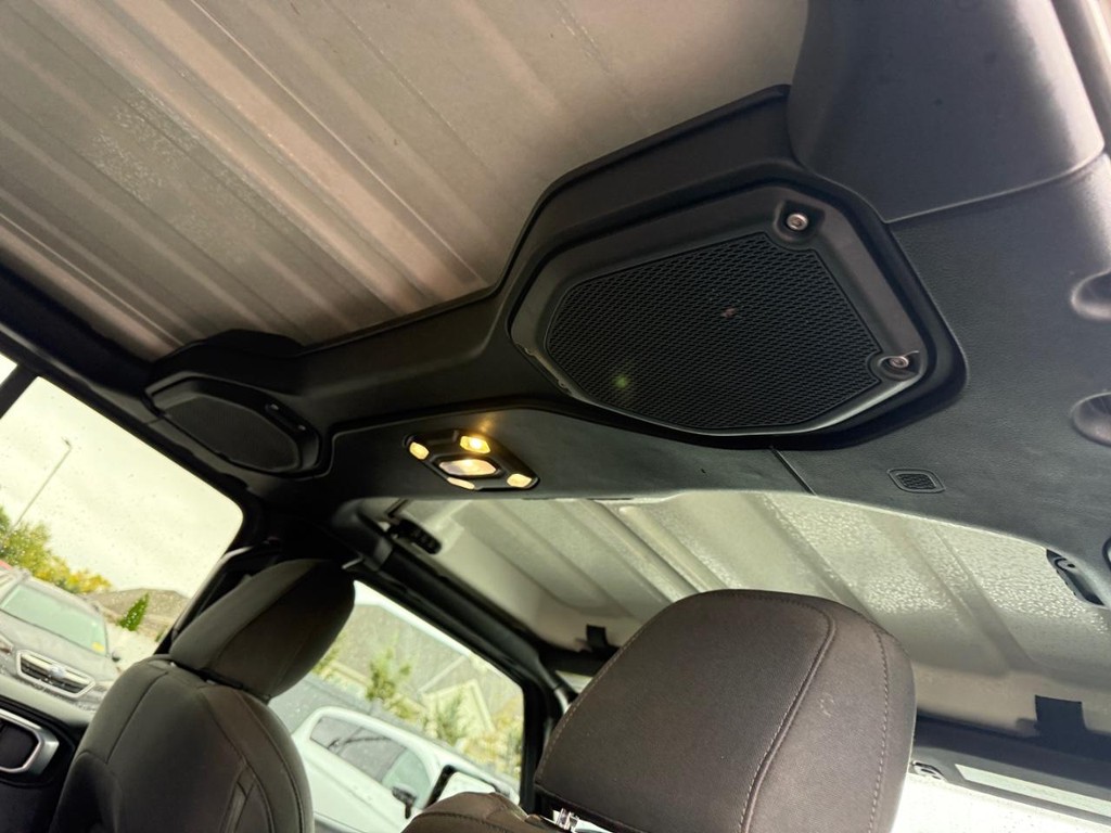 Jeep Gladiator Vehicle Full-screen Gallery Image 12