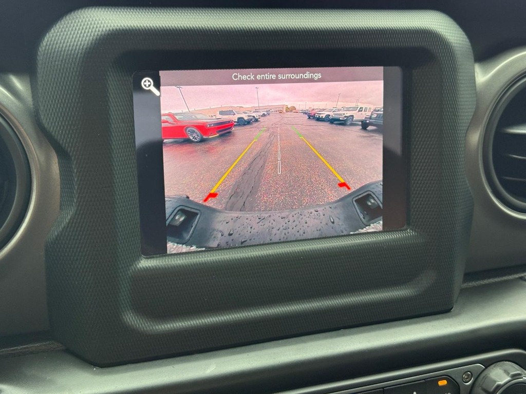 Jeep Gladiator Vehicle Full-screen Gallery Image 19