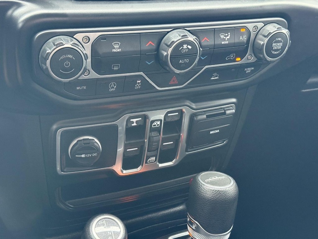 Jeep Gladiator Vehicle Full-screen Gallery Image 20