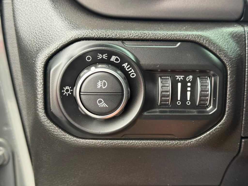 Jeep Gladiator Vehicle Full-screen Gallery Image 24