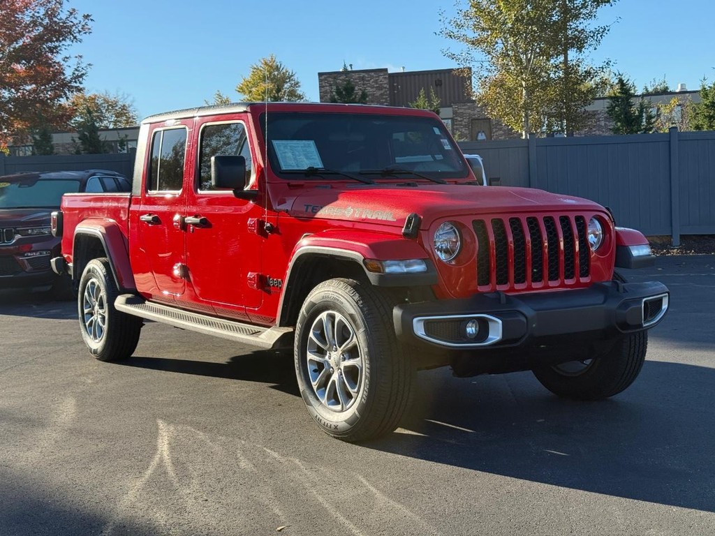 Jeep Gladiator Vehicle Full-screen Gallery Image 02