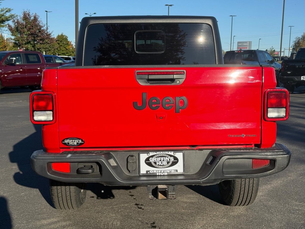 Jeep Gladiator Vehicle Full-screen Gallery Image 05