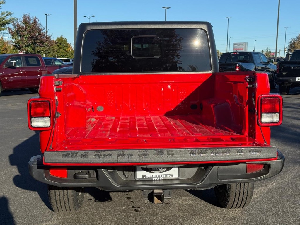 Jeep Gladiator Vehicle Full-screen Gallery Image 07