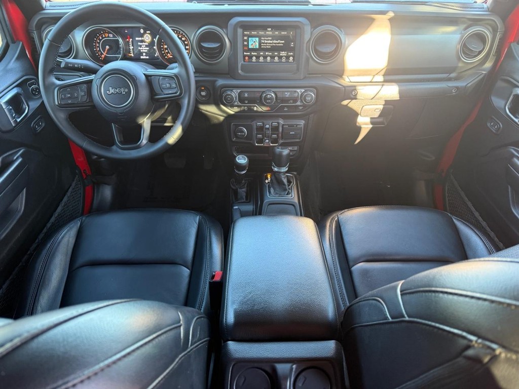 Jeep Gladiator Vehicle Full-screen Gallery Image 14