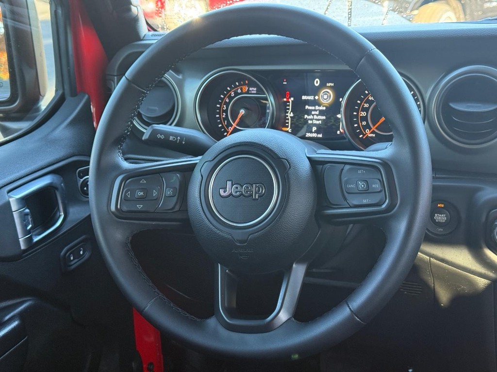 Jeep Gladiator Vehicle Full-screen Gallery Image 15