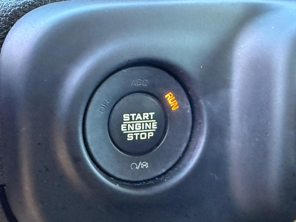 Jeep Gladiator Vehicle Full-screen Gallery Image 18